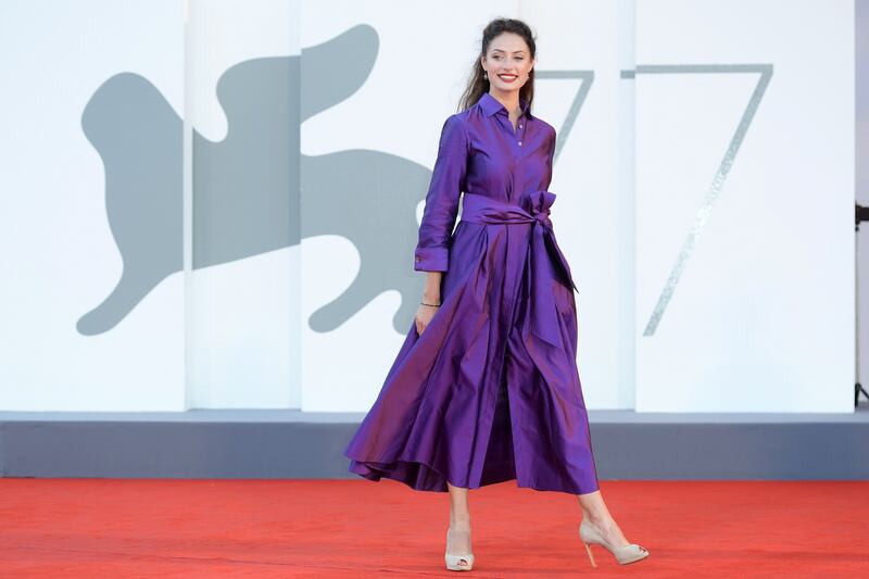 Sul red carpet di Venezia tra scolli vertiginosi e mise monacali 6