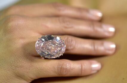 All'asta il diamante rosa da 60 milioni 2