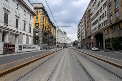 Milano, la prima domenica di blocco per il Covid-19 2