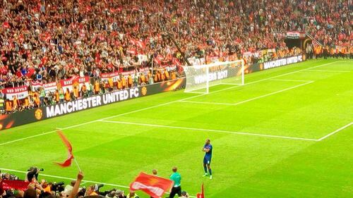 Europa League, i due italiani imbucati alla finale nell'area Vip 5