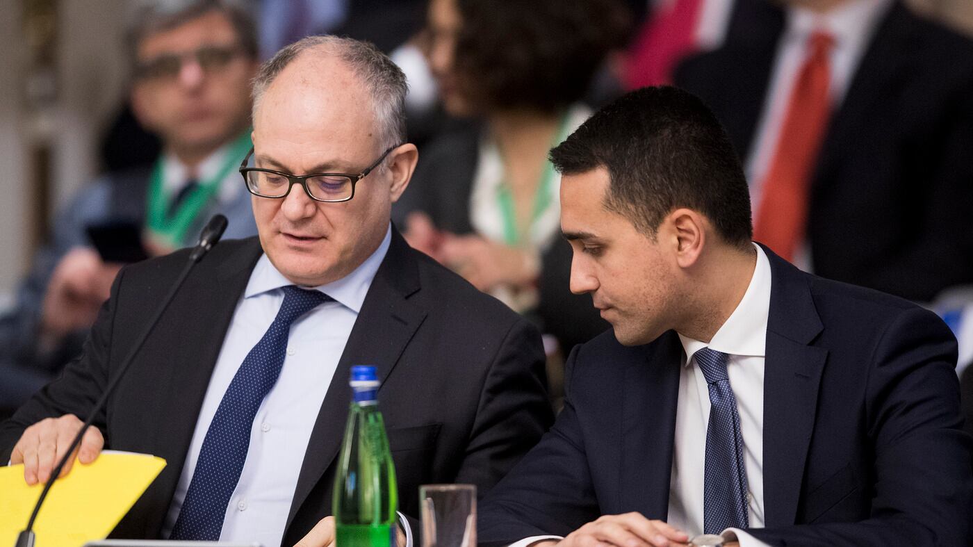 Adesso volano stracci per le "poltrone d'oro"