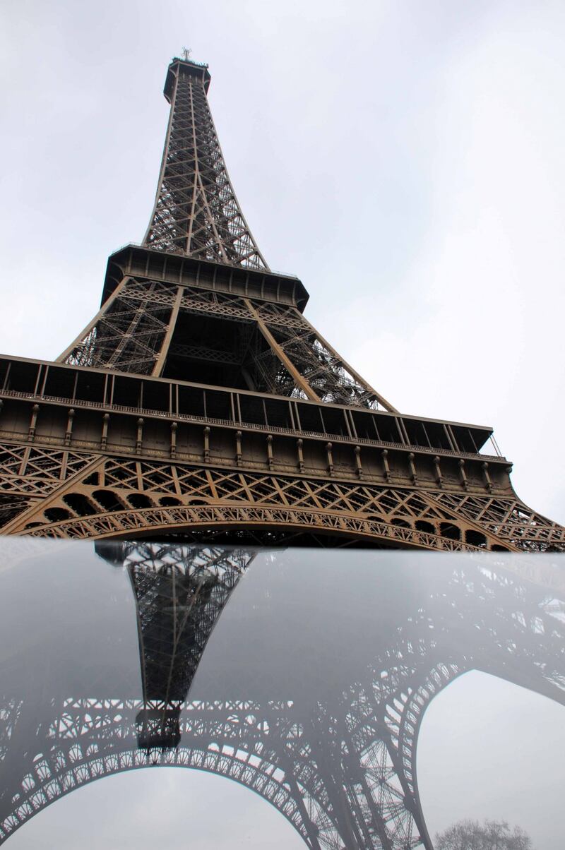 La parete di vetro anti-terrorismo intorno alla Tour Eiffel 2
