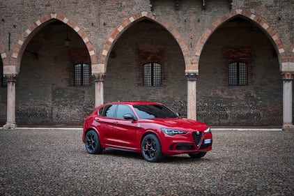 Nuova Alfa Romeo Stelvio Quadrifoglio 2023: guarda la gallery del restyling 5