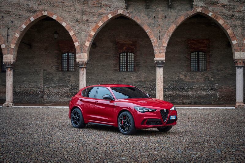 Nuova Alfa Romeo Stelvio Quadrifoglio 2023: guarda la gallery del restyling 5