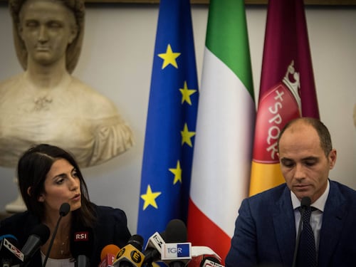 Tegola sul Campidoglio: indagato anche Frongia, fedelissimo della Raggi