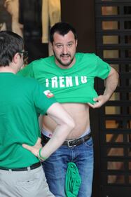 La vestizione di Salvini 3
