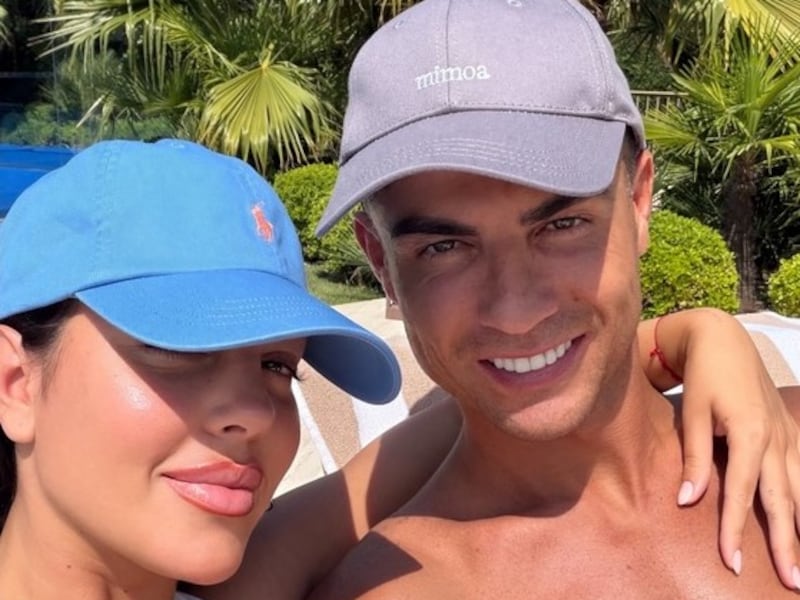 Ronaldo e Georgina, i dettagli delle nozze: il “sì” nel soggiorno della casa vacanze, gli abiti e la benedizione al Santuario