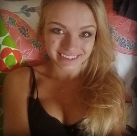 Mercedesz Henger, lato b esplosivo 44