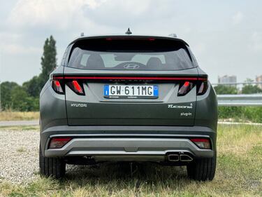 Hyundai Tucson plug-in: guarda la gallery del SUV ibrido alla spina 8