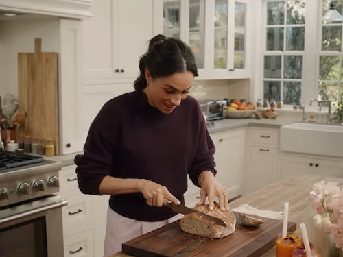 "Noiosa e artificiosa": chi stronca Meghan Markle in tv