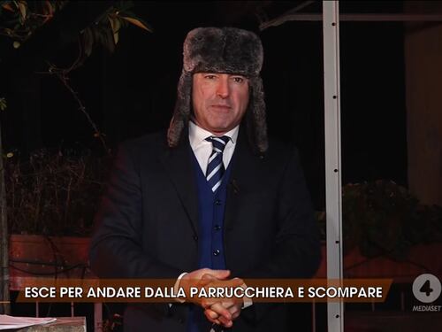 Il Covid non ferma Nuzzi: conduce dal balcone