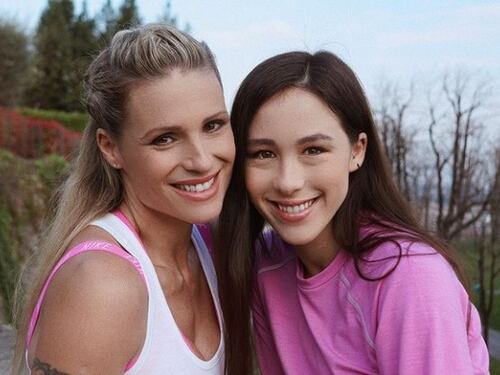 "Lei troppo severa, io ribelle", Aurora Ramazzotti e il rapporto turbolento con Michelle