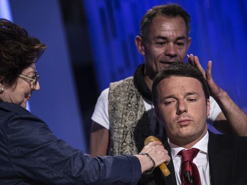 Renzi ha paura e prova l'ultima mossa elettorale: on line il suo reddito e quello della moglie