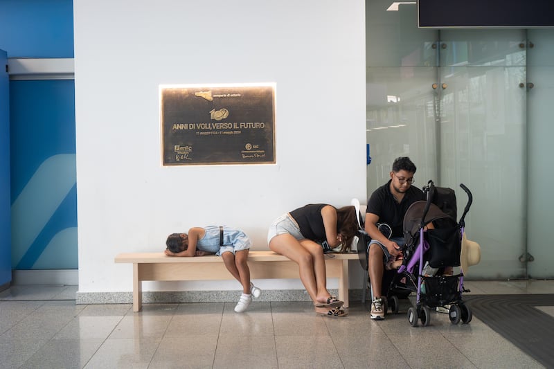 I disagi dei passeggeri all'aeroporto di Catania