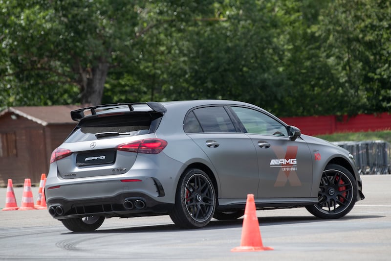 Velocità e adrenalina a bordo delle Mercedes-AMG 13