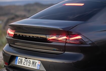 Nuova Peugeot 508 2023: guarda le foto  15