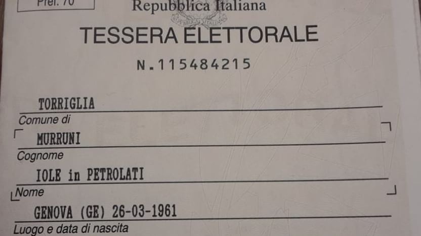 Tessere elettorali con il cognome del marito: scoppia la polemica