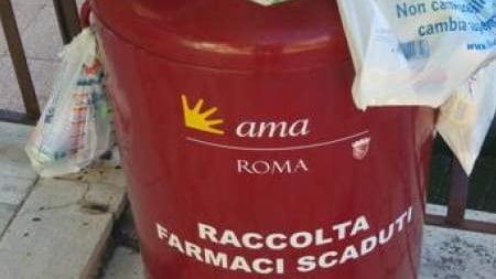 Emergenza farmaci scaduti a Roma, Federfarma: "Siamo al limite"