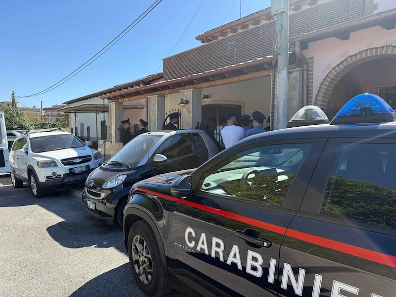 Roma, famiglia trovata morta con il cane: spunta il biglietto del gesto estremo