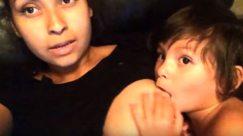 "Faccio l'amore mentre allatto mio figlio": polemiche sulla madre blogger