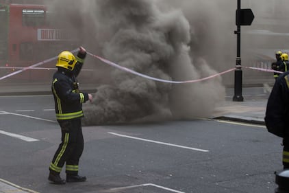Maxi incendio a Londra: 2mila persone in fuga 12