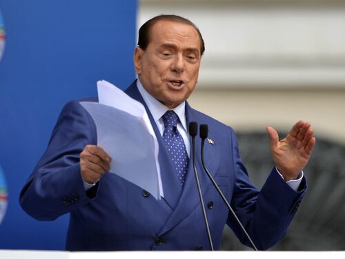 Il Cav: "Le toghe vogliono eliminarmi, ma io non mi lascio intimorire"