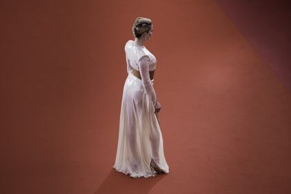 Abiti trasparenti e velati: le star di Cannes super sexy sul red carpet 11