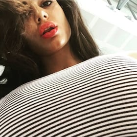 Cristina Del Basso, seno esplosivo in un selfie 23