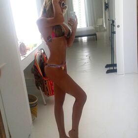 Guendalina Canessa: topless in palestra su Instagram 6