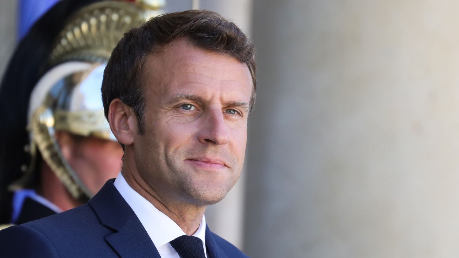 "Inetto", "imbecille" L'uomo di Macron insulta i colleghi