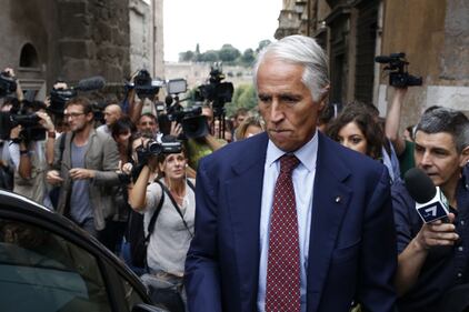 Salta l'incontro con la Raggi: Malagò lascia il Campidoglio 7