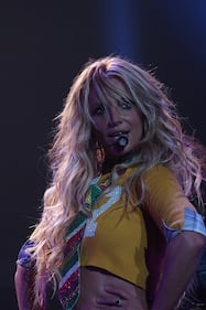 Britney Spears mozzafiato in lingerie di pizzo 31