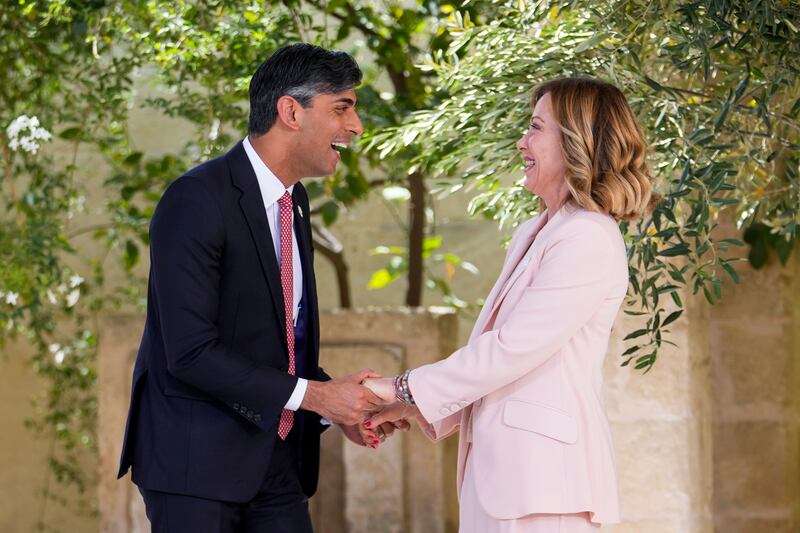 Giorgia Meloni accoglie i leader del G7 1