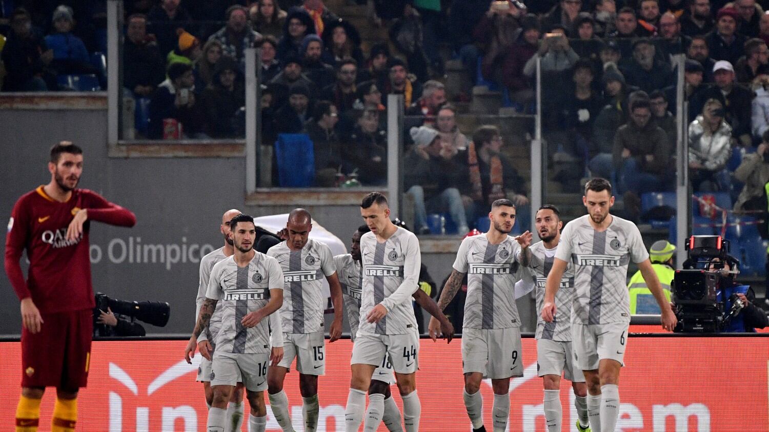 Roma e Inter gol e spettacolo all'Olimpico: i giallorossi riprendono 2-2 i nerazzurri