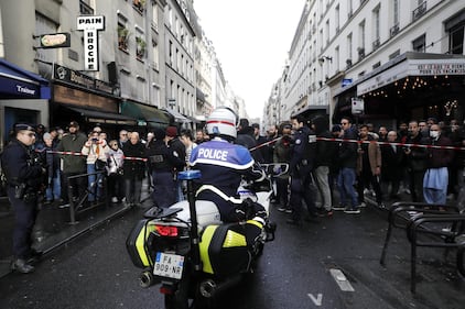 Sparatoria a Parigi 10