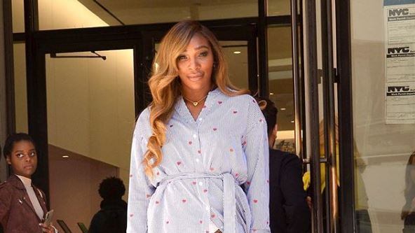 Incidente hot per Serena Williams: il vento le solleva il vestito
