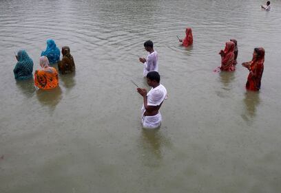 India, le celebrazioni per la festività Indu di Chhath 13
