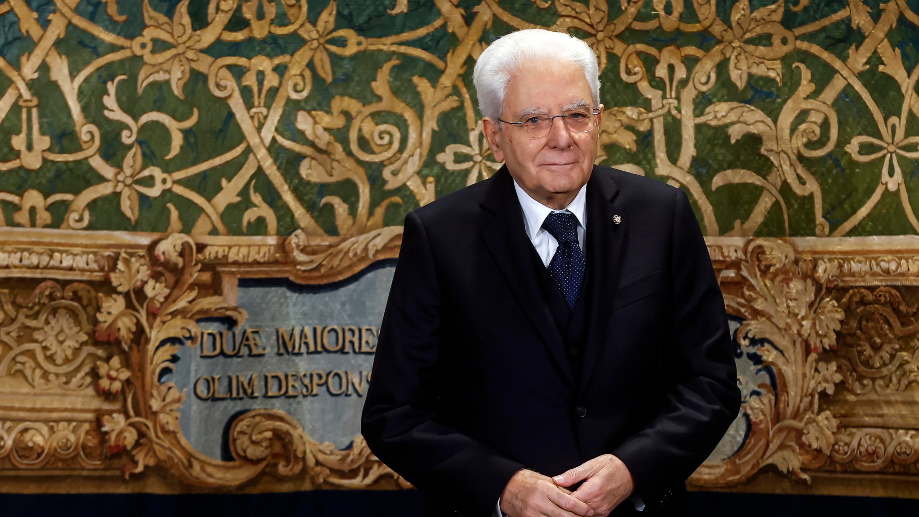 Scontro legale sulla data. "Pressioni sul Quirinale"
