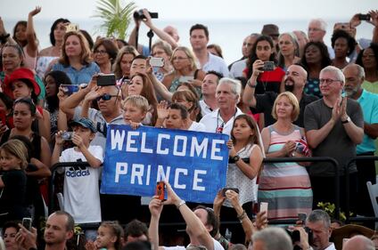 Il principe Carlo e Camilla in visita alle Isole Cayman 2
