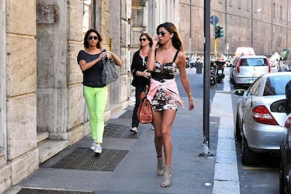 Belen Rodriguez hot, selfie in mini bikini 11