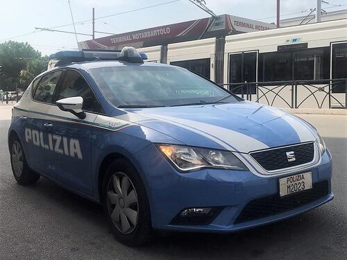 Palermo, la rapina "tragicomica": deruba l'anziana e scappa col bus... fermo