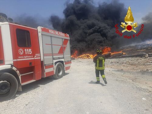 "Gli incendi in Sicilia? Un atto mafioso da parte dei piromani"