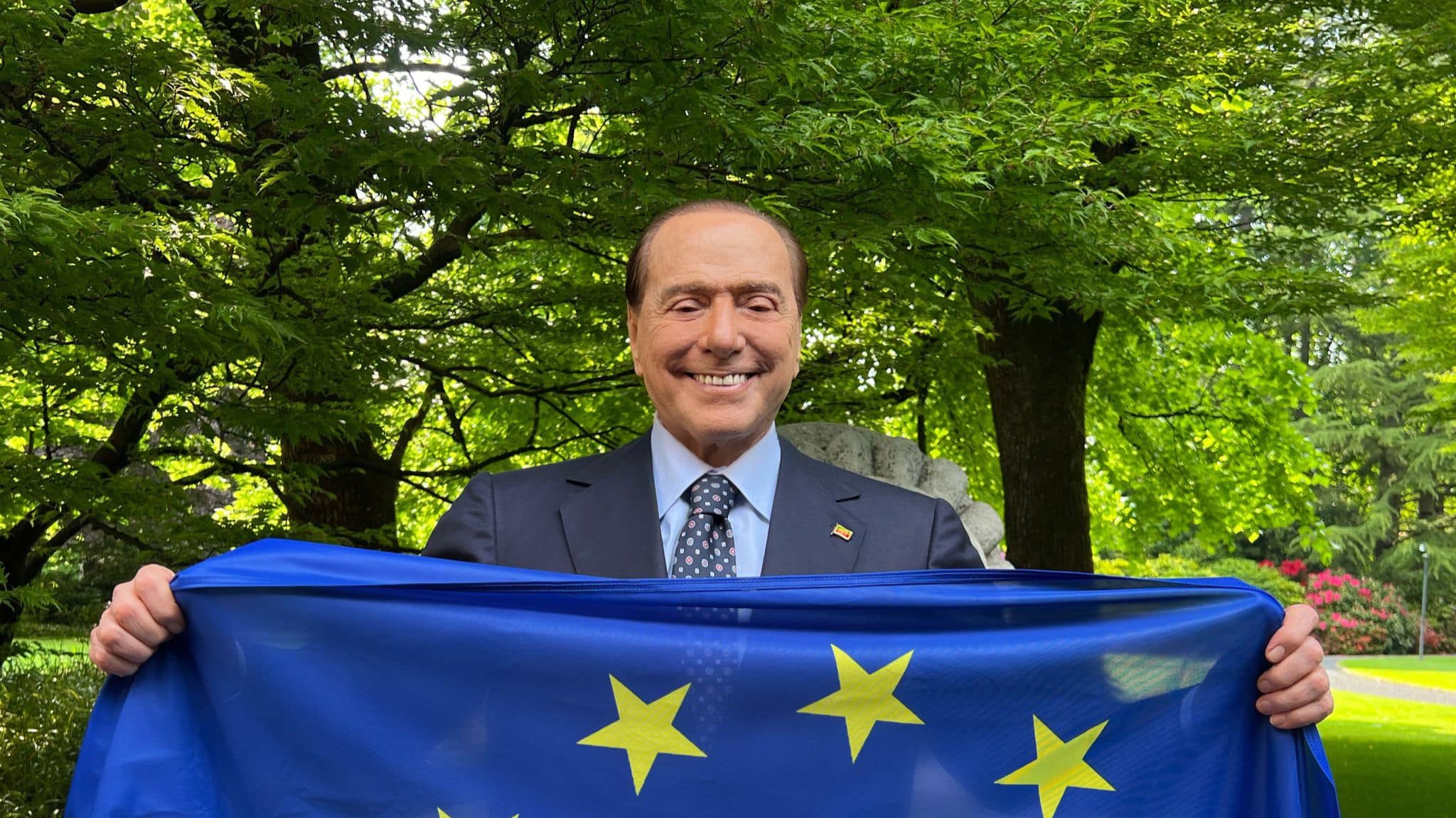"Indispensabile unità politica e militare in Europa"