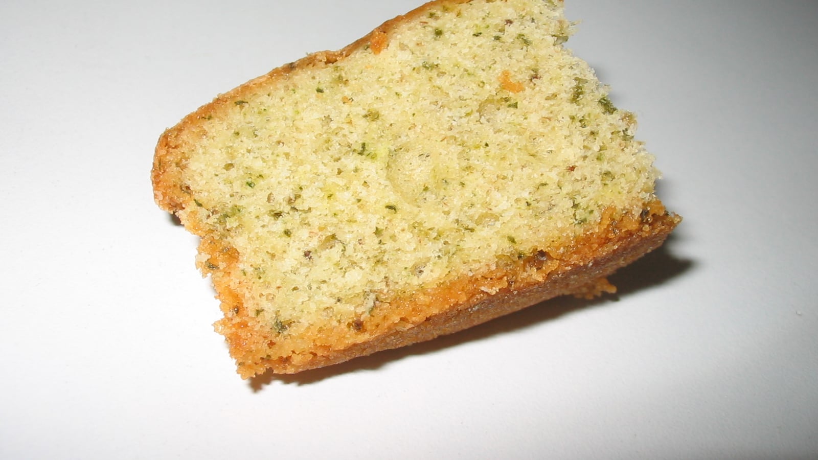 Trovano torta in frigo ma è fatta con l'hashish: anziani intossicati