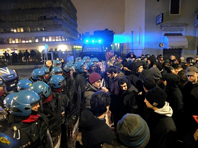 Milano, tensioni al convegno sulle foibe 1