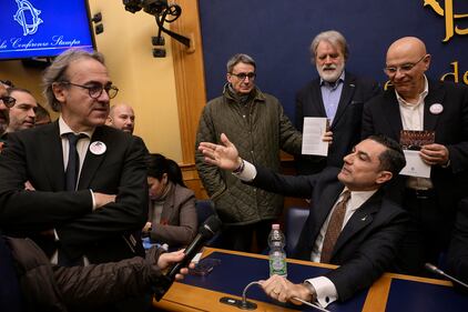 L'opposizione contro la conferenza sulla remigrazione occupa la sala stampa della Camera 3