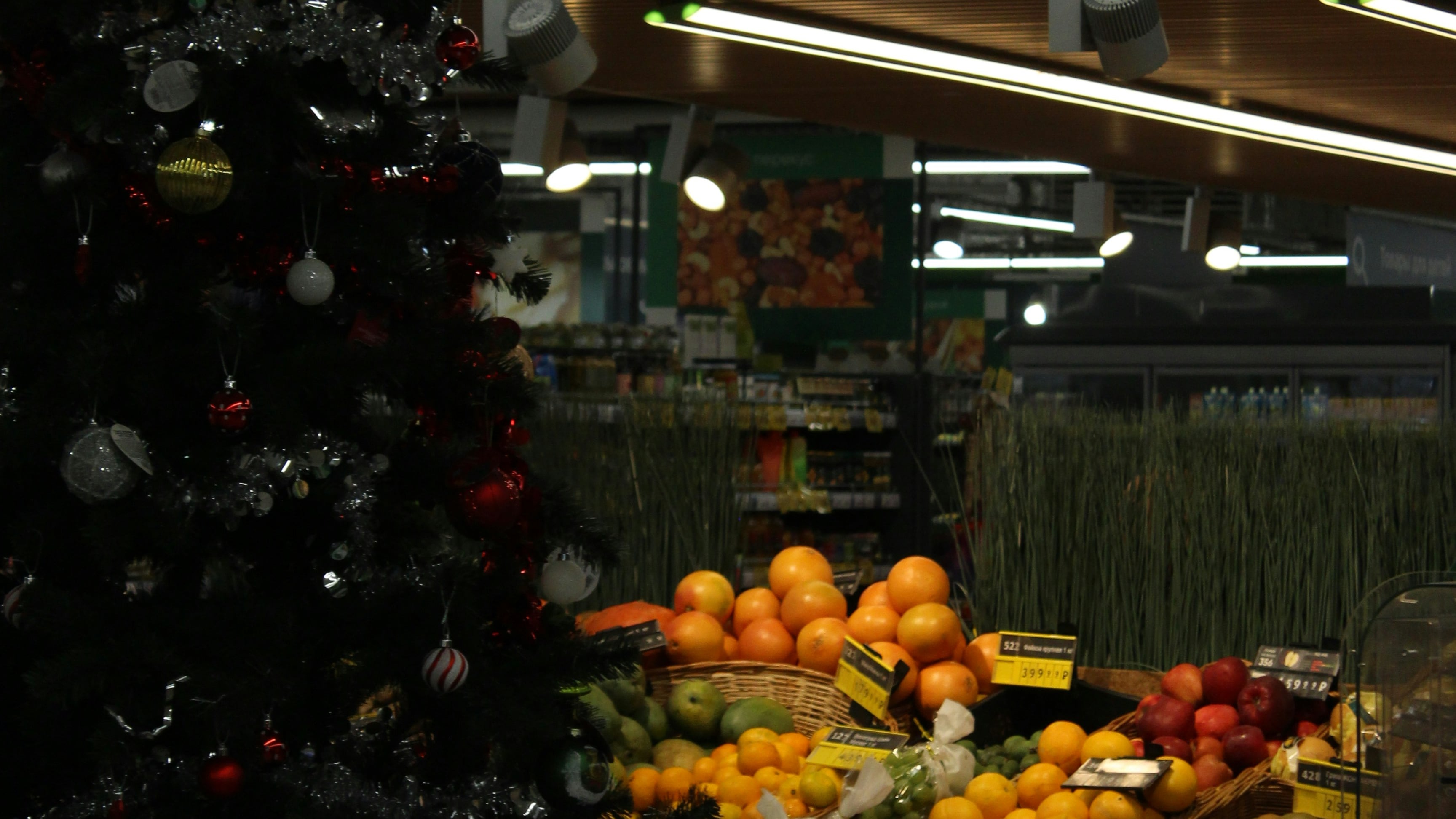 Natale e Santo Stefano 2025, ecco quali supermercati saranno aperti: tutti gli orari