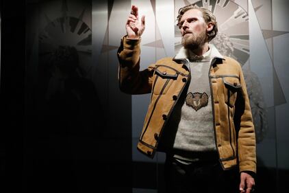 Trussardi sfila in Brera con i quadri incerottati 1