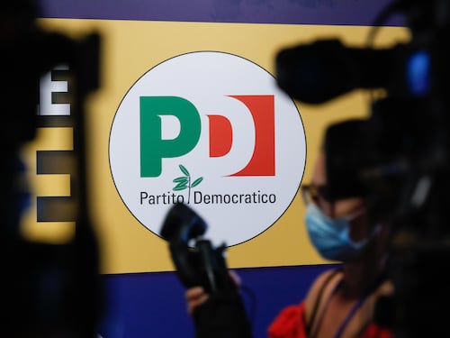 La coop condannata fa affari con il Pd