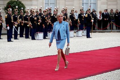 Brigitte Macron arriva all'Eliseo: ecco la nuova Prèmiere Dame 3
